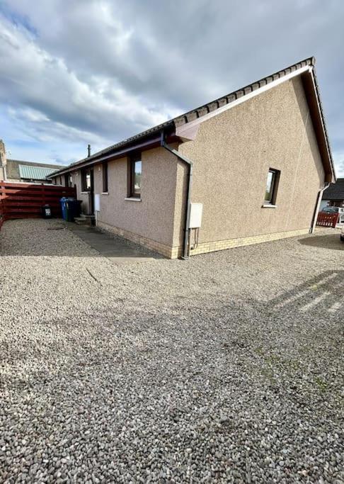 Cosy At Camden, Entire Bungalow Evanton Extérieur photo